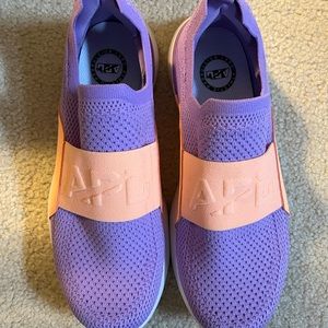 APL TechLoom Bliss slip on athletic sneakers, size 7